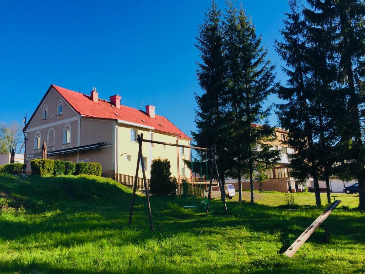 Pension Zaclersky Medved Exterior photo